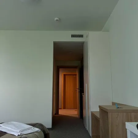 Ucu Inn - Кімнати Для Гостей 3*