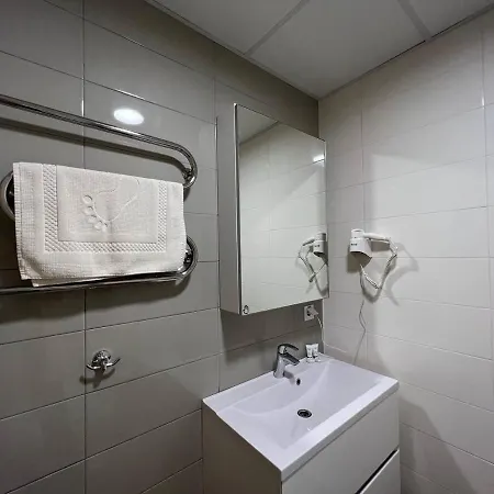 Ucu Inn - Кімнати Для Гостей 3*