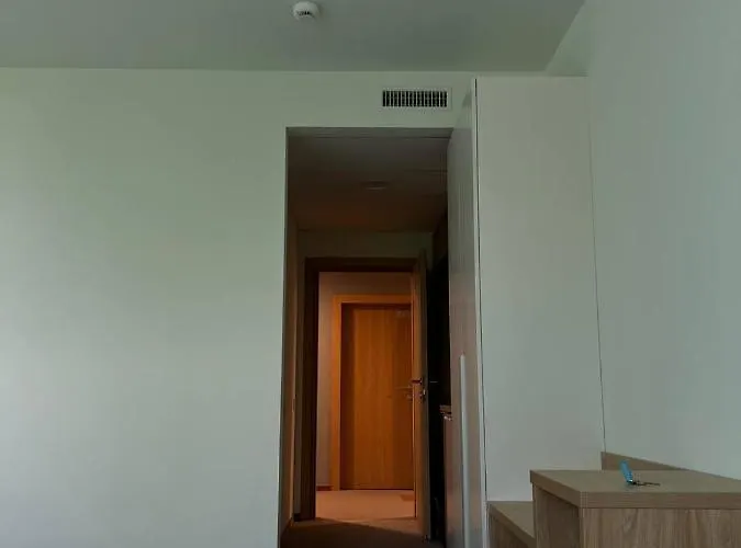 Ucu - кімнати для гостей 3*